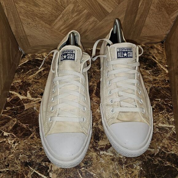 Converse Men's All Star low fashion shoe size 11.      069 - Picture 5 of 10